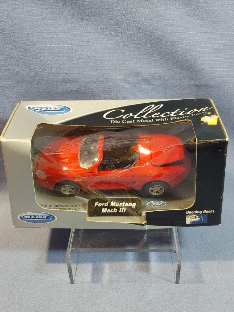 Maisto Special Edition Mustang Mach III 1 1:18 Scale Die Cast 31815