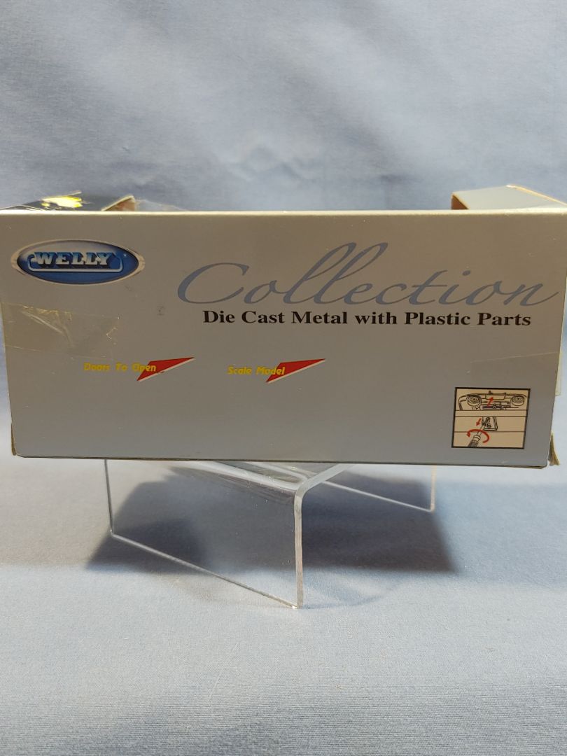 Maisto Special Edition Mustang Mach III 1 1:18 Scale Die Cast 31815