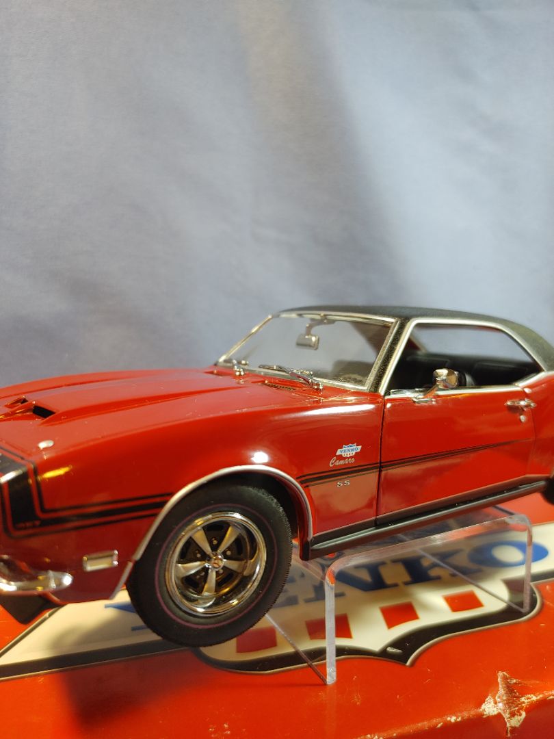 1968 Yenko Chevrolet Camaro 427 RS/SS 1/18 LANE SUPERCAR red diecast car G