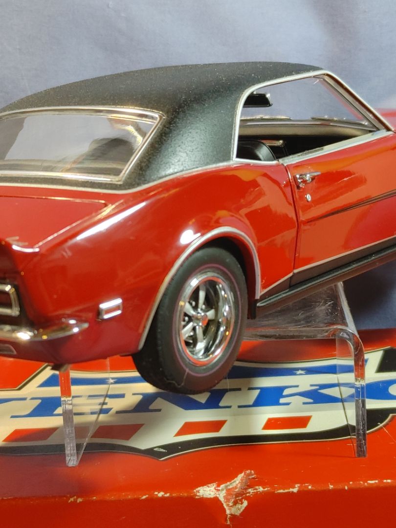 1968 Yenko Chevrolet Camaro 427 RS/SS 1/18 LANE SUPERCAR red diecast car G