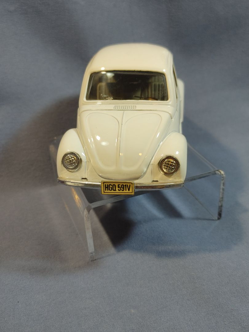 Vintage GAMA-Mini Die Cast Scale Model Car Volkswagen Beetle VW 1302 M 1:43