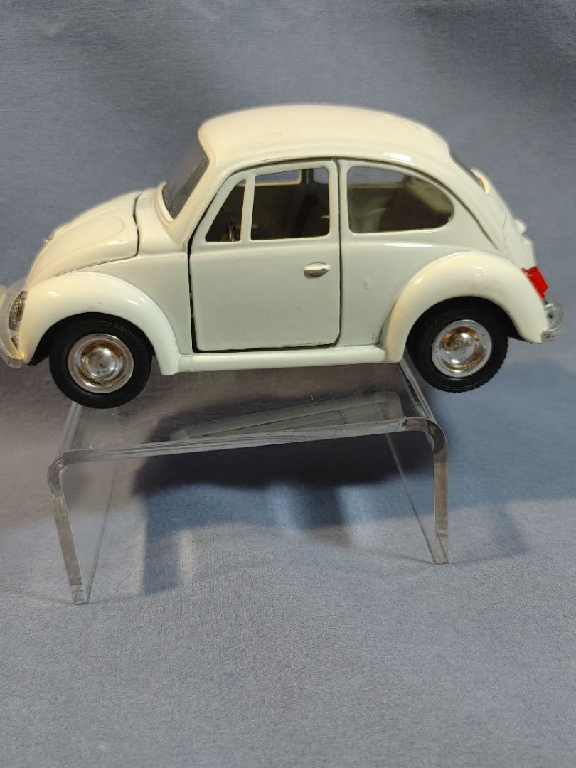 Vintage GAMA-Mini Die Cast Scale Model Car Volkswagen Beetle VW 1302 M 1:43