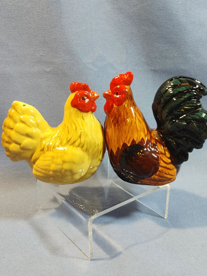 WESTLAND GIFTWARE HEN CHICKEN ROOSTER MAGNETIC 2 & 3 Hole Salt Pepper Shaker Set, 4"