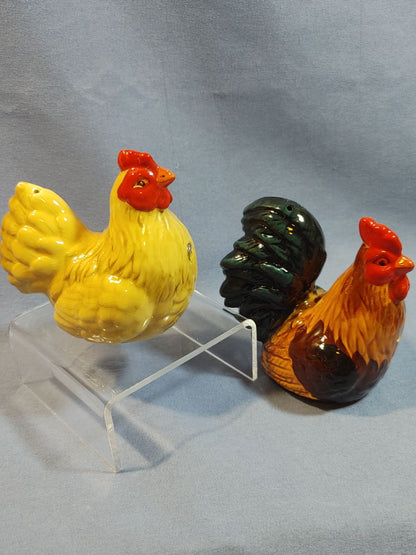 WESTLAND GIFTWARE HEN CHICKEN ROOSTER MAGNETIC 2 & 3 Hole Salt Pepper Shaker Set, 4"