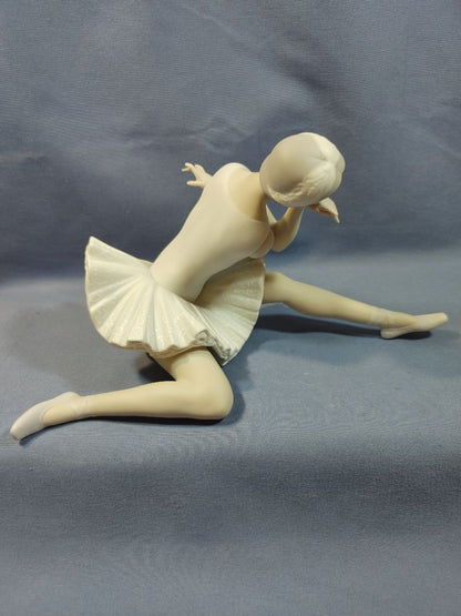 Lladro Death of the Swan Ballerina All White Matte - Very Rare – Gorgeous, 5.5" X 10"