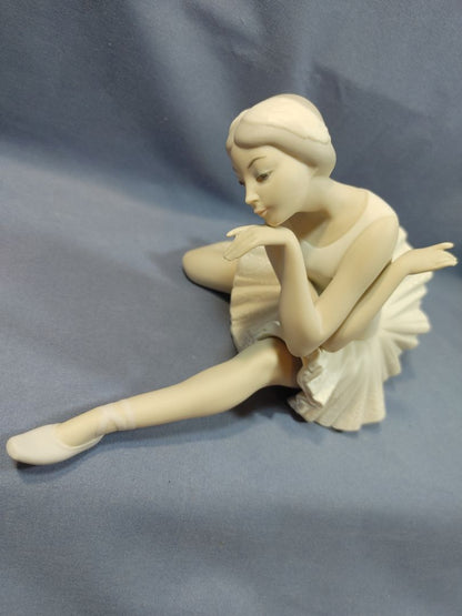Lladro Death of the Swan Ballerina All White Matte - Very Rare – Gorgeous, 5.5" X 10"