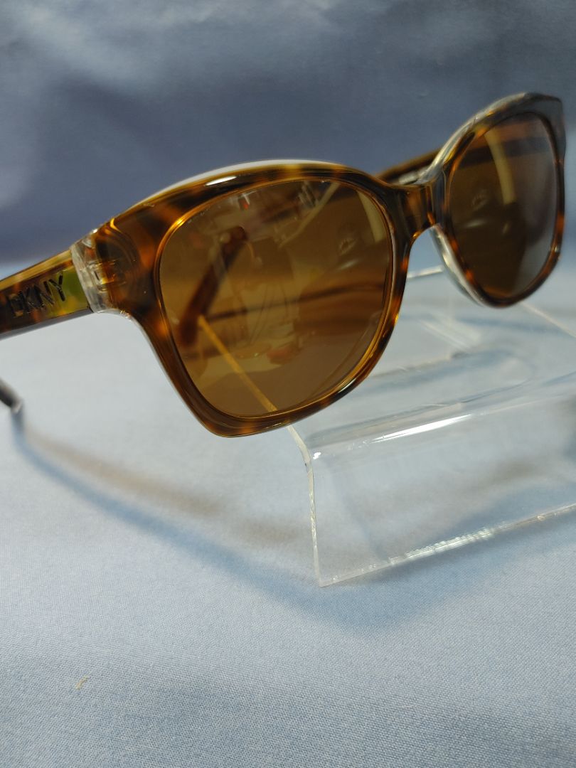 DKNY DK502S N Dark Tortoise 53/19/135 WOMAN Sunglasses