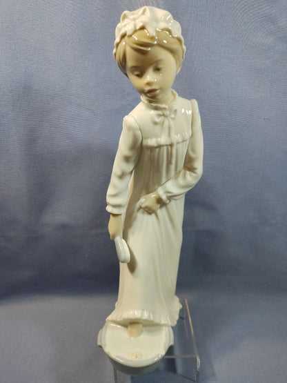 NAO By Lladro Spain Porcelain Figurine Girl Washing Her Feet #0231, 11"