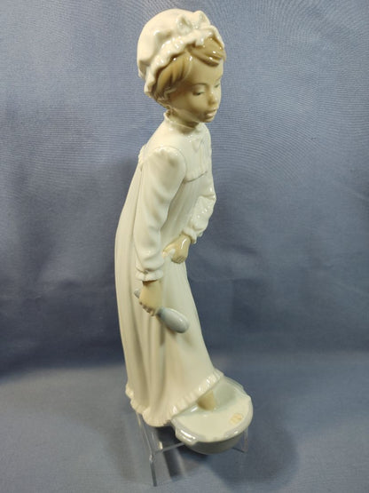 NAO By Lladro Spain Porcelain Figurine Girl Washing Her Feet #0231, 11"