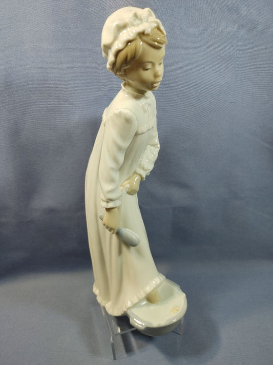 NAO By Lladro Spain Porcelain Figurine Girl Washing Her Feet #0231, 11"