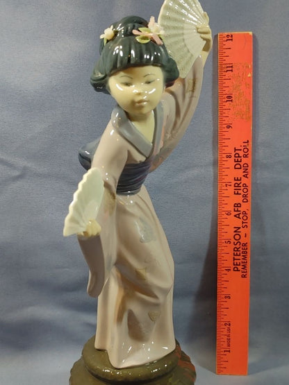 Lladro Jaspanese Woman Geisha Lady with Fans "Madame Butterfly" Flowers replaced #4991