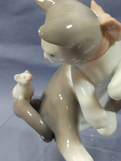 Lladro "Cat and Mouse" figurine, #5236, 3.5"