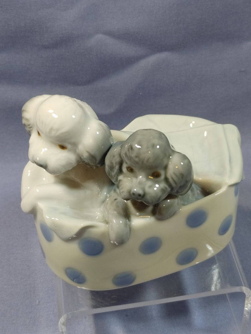 Nao Lladro #1082 Poodles Polka Dot Puppies In A Basket Porcelain Figurine 1988