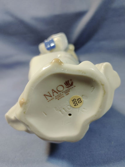 Nao By Lladro "We're Sleepy" Girl With Doll Porcelain Figurine #1107
