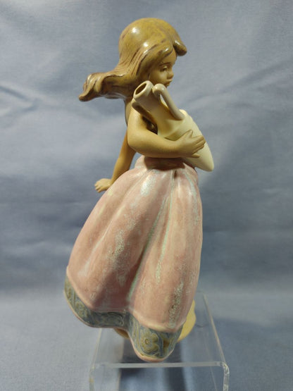 Lladro "Little Peasant Girl- Pink" #2332 - Girl Figurine