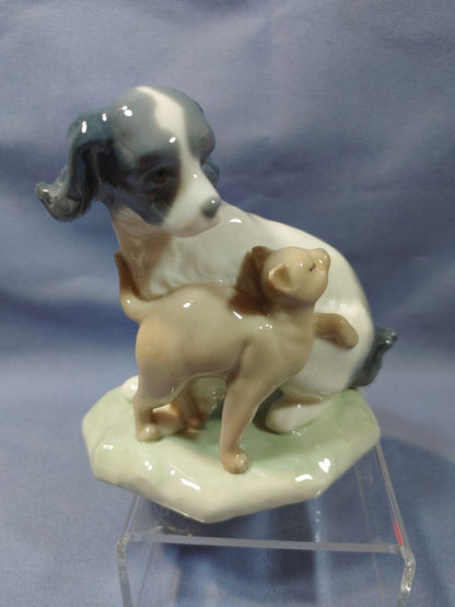 NAO by Lladro Dog and Cat in Harmony, 1987, #1048 4.5”