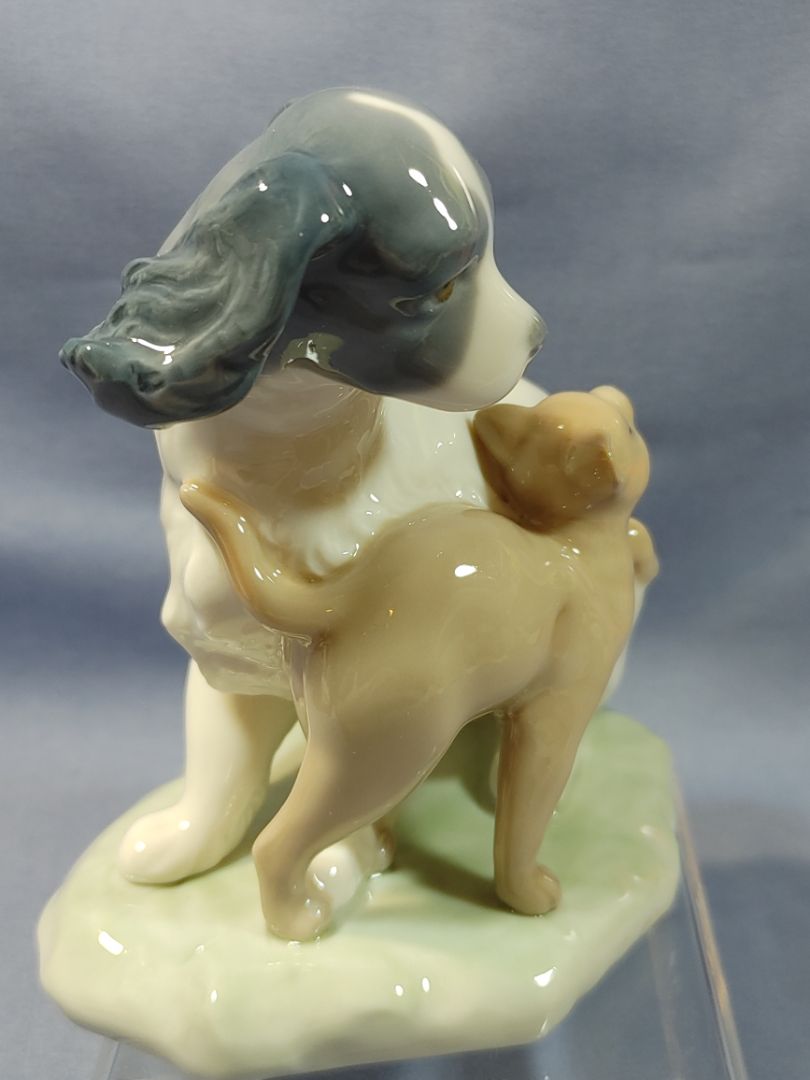 NAO by Lladro Dog and Cat in Harmony, 1987, #1048 4.5”