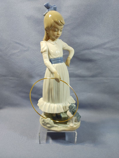 Nao Lladro “My dog does tricks” Porcelain Figurine, #0379, 7"