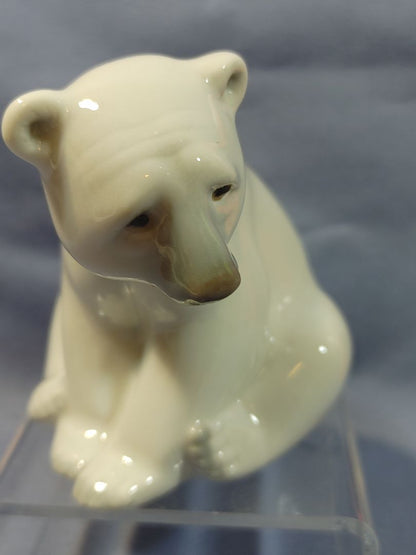 LLADRO OSITO BONACHON BLANCO POLAR BEAR RESTING FIGURINE, #1208