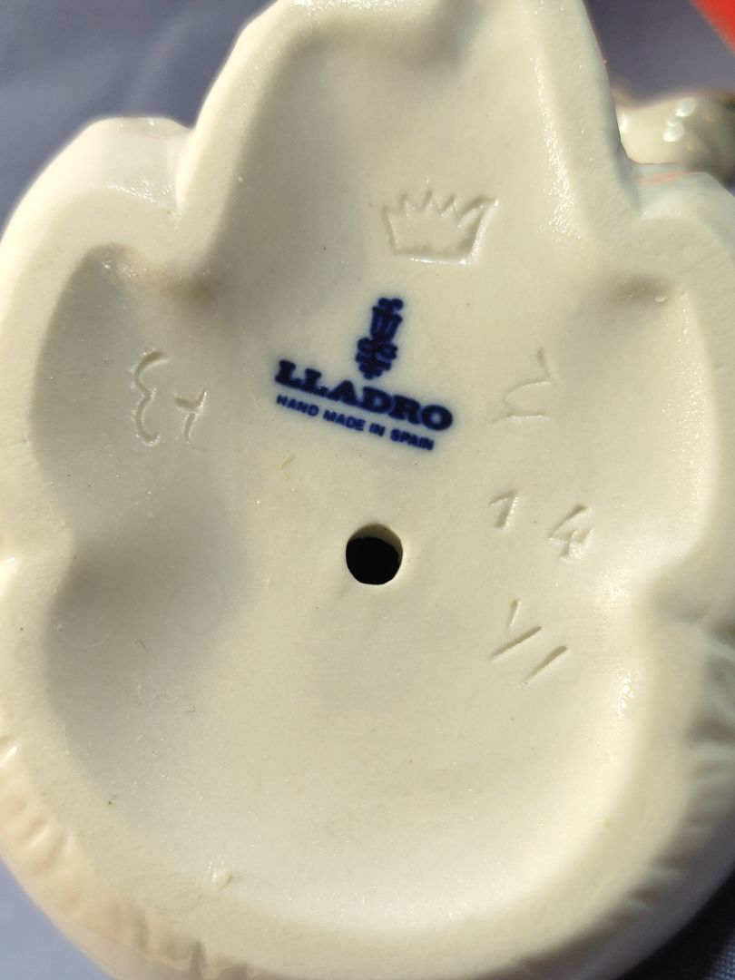 LLADRO OSITO BONACHON BLANCO POLAR BEAR RESTING FIGURINE, #1208