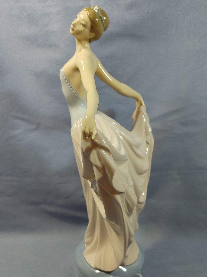 Lladro "Dancer" Porcelain Figurine #5050 Glossy 12" Tall