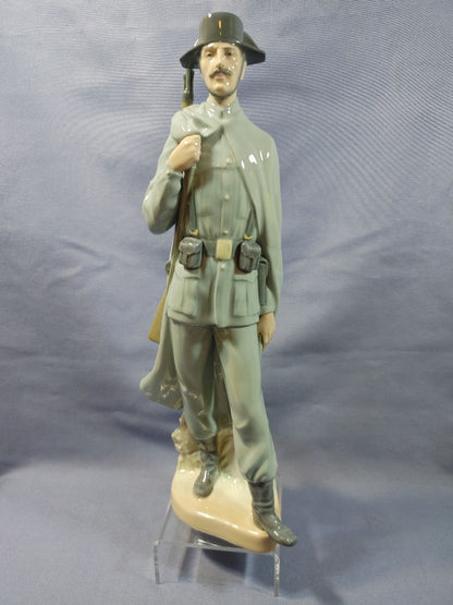 Vintage Lladro Porcelain Figure #4889 “Civil Guard” In Original Packaging Spain, 11.5
