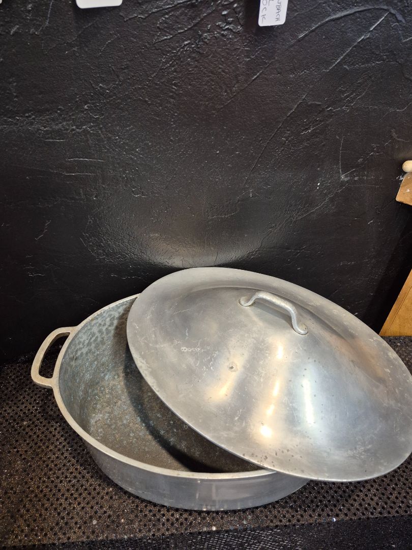 Vintage Super Cookware Lo Flame Cast Aluminum Dutch Oven, 6 Qt.