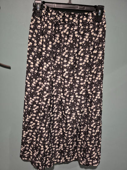 Black w/White Floral Shein Maxi Skirt w/Slit, M