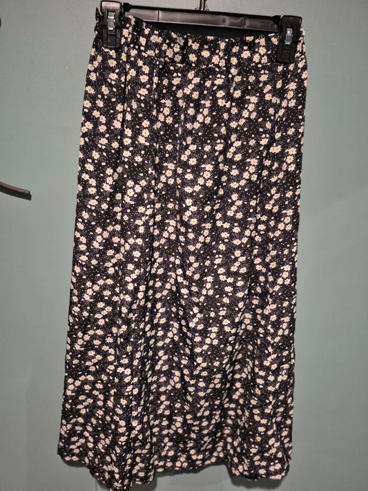 Black w/White Floral Shein Maxi Skirt w/Slit, M