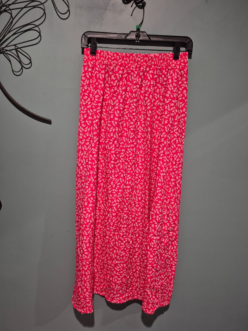 Red w/White Flowers Shein Maxi Skirt, Petite L