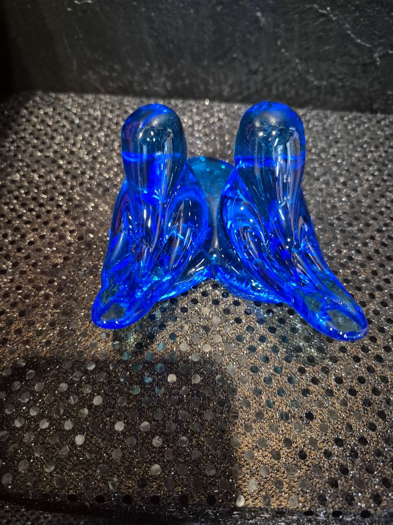 Blue  Vintage Glass Blubird of Happiness, Signed by W. Ward 1993, 4" × 5" × 2.75"