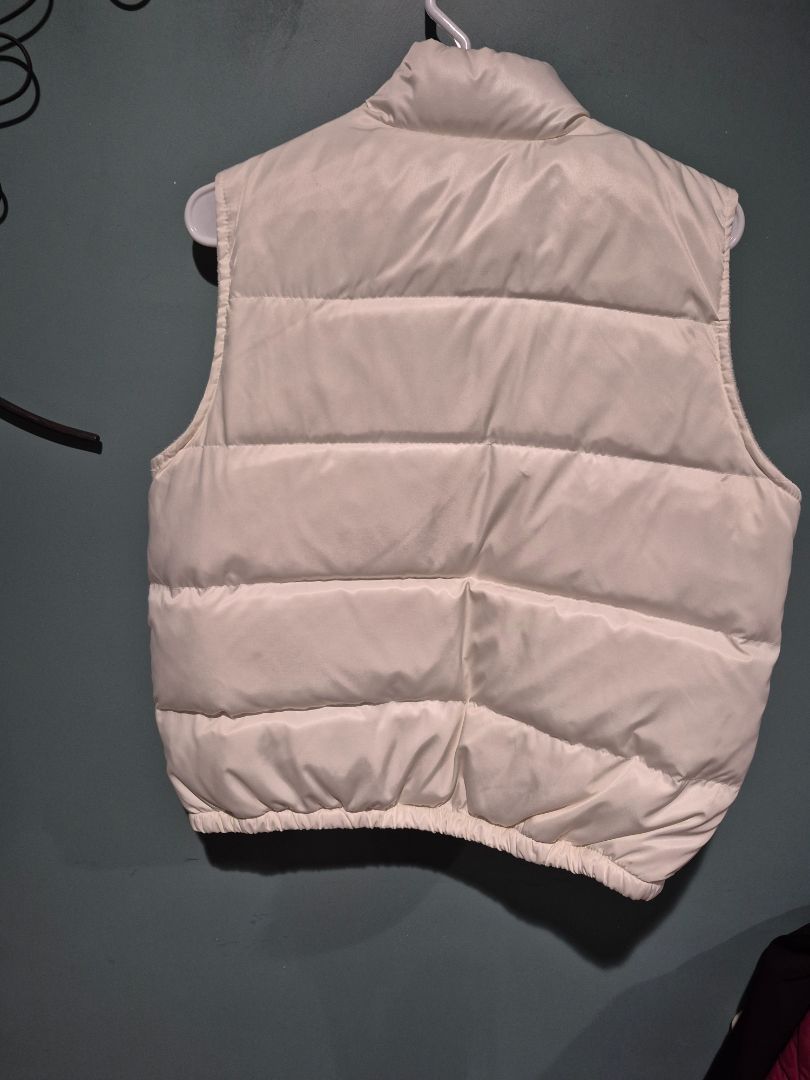White Old Navy Puffer Vest, LG