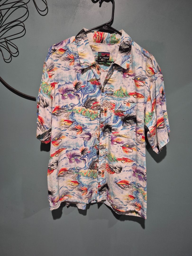White w/Fly Fishing Flies Pataloha Short Sleeve Button Fly Fishing Shirt, L