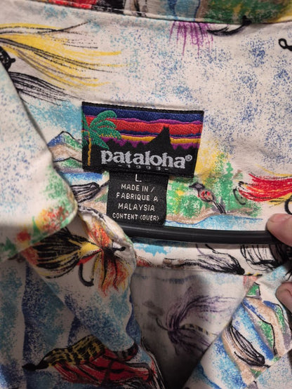 White w/Fly Fishing Flies Pataloha Short Sleeve Button Fly Fishing Shirt, L