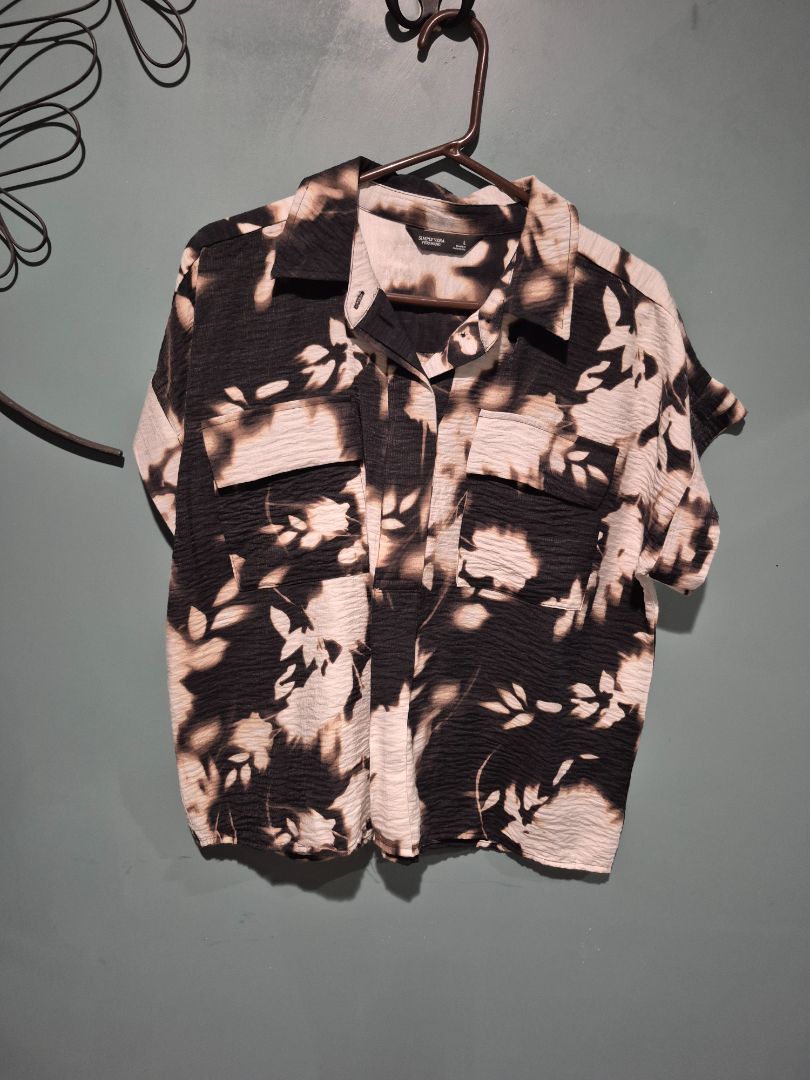 Black & White Simply Vera Vera Wang Short Sleeve 1/2 Buttonup Blouse, L