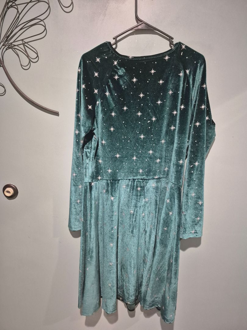 Green  Velvet Sparkle Dress, XXL