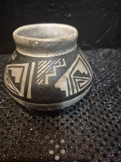 Signed R Yazzie Southwest Navajo Black on White Matte Jar, 4.5" × 3"