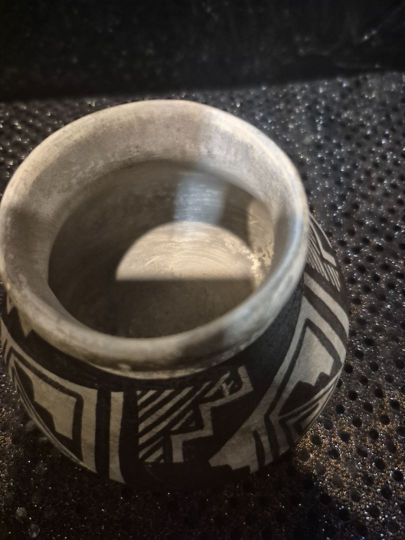 Signed R Yazzie Southwest Navajo Black on White Matte Jar, 4.5" × 3"