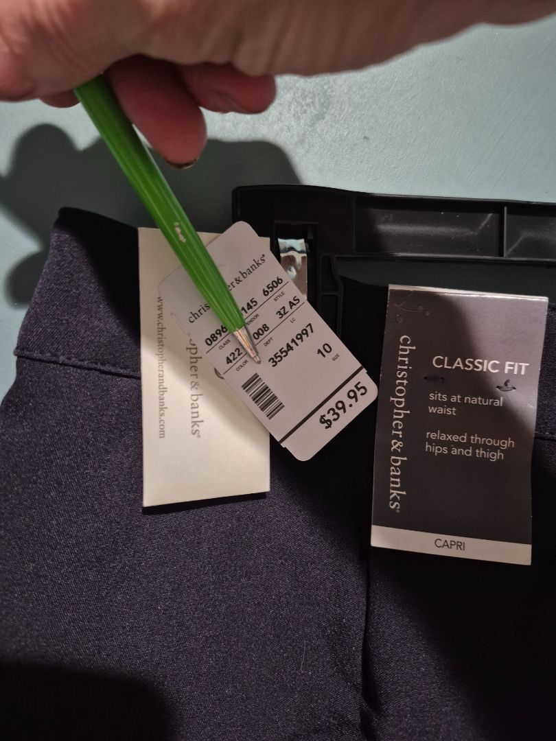 Black Christopher & Banks Classic Fit Capri Pants New w/Tags, 10