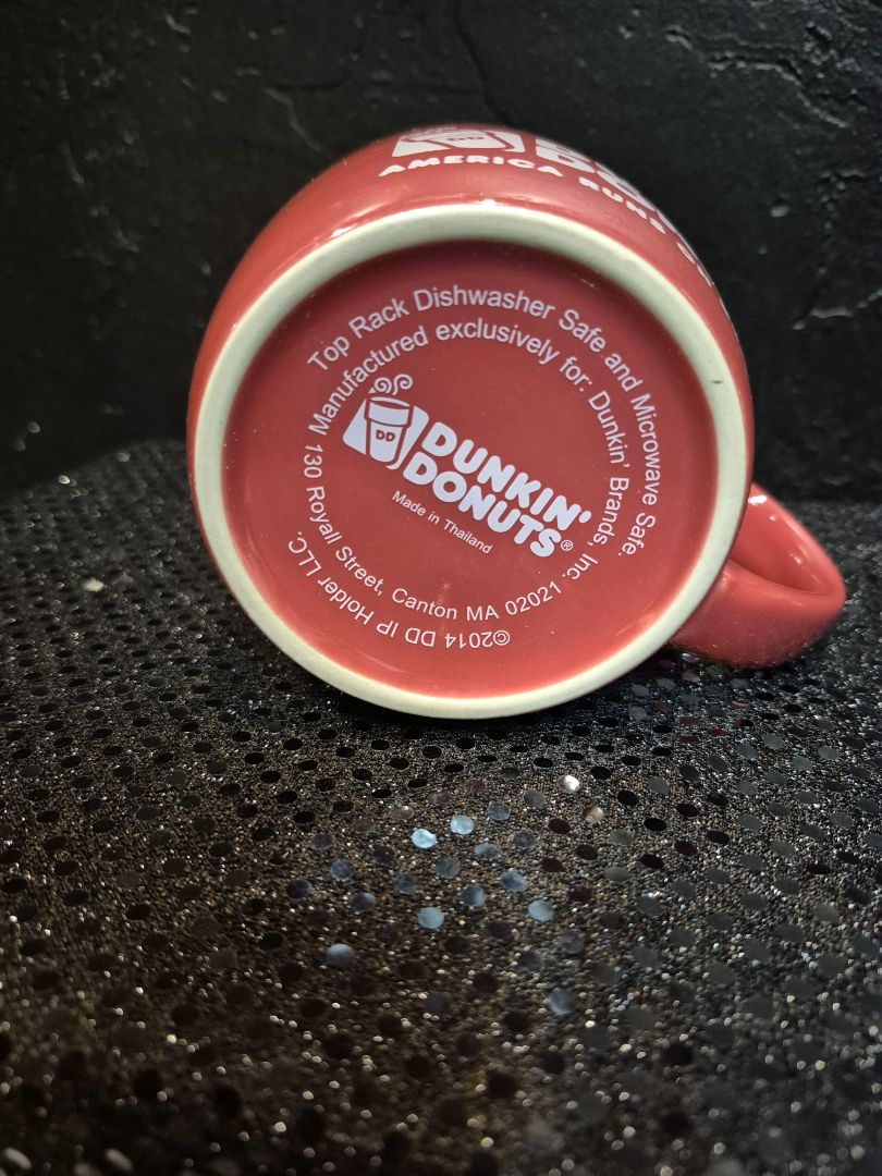 Dunkin' Donuts Coffee Mug, 4" × 3.75"