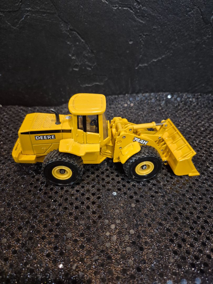 Yellow ERTL Die Cast John Deere 744H Wheel Loader