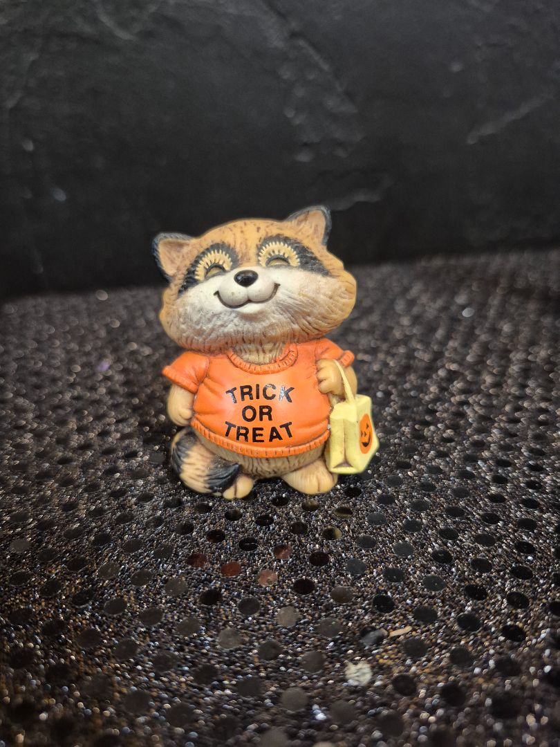 Brown Shirt Tales Halloween Raccoon Trick or Treat Figurine, 2"
