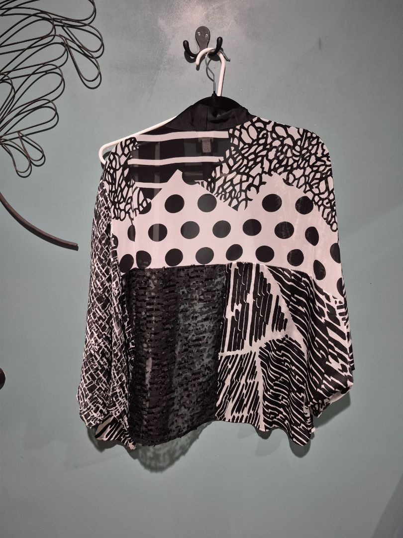 Black & White Travelers By Chicos Sheer cardigan