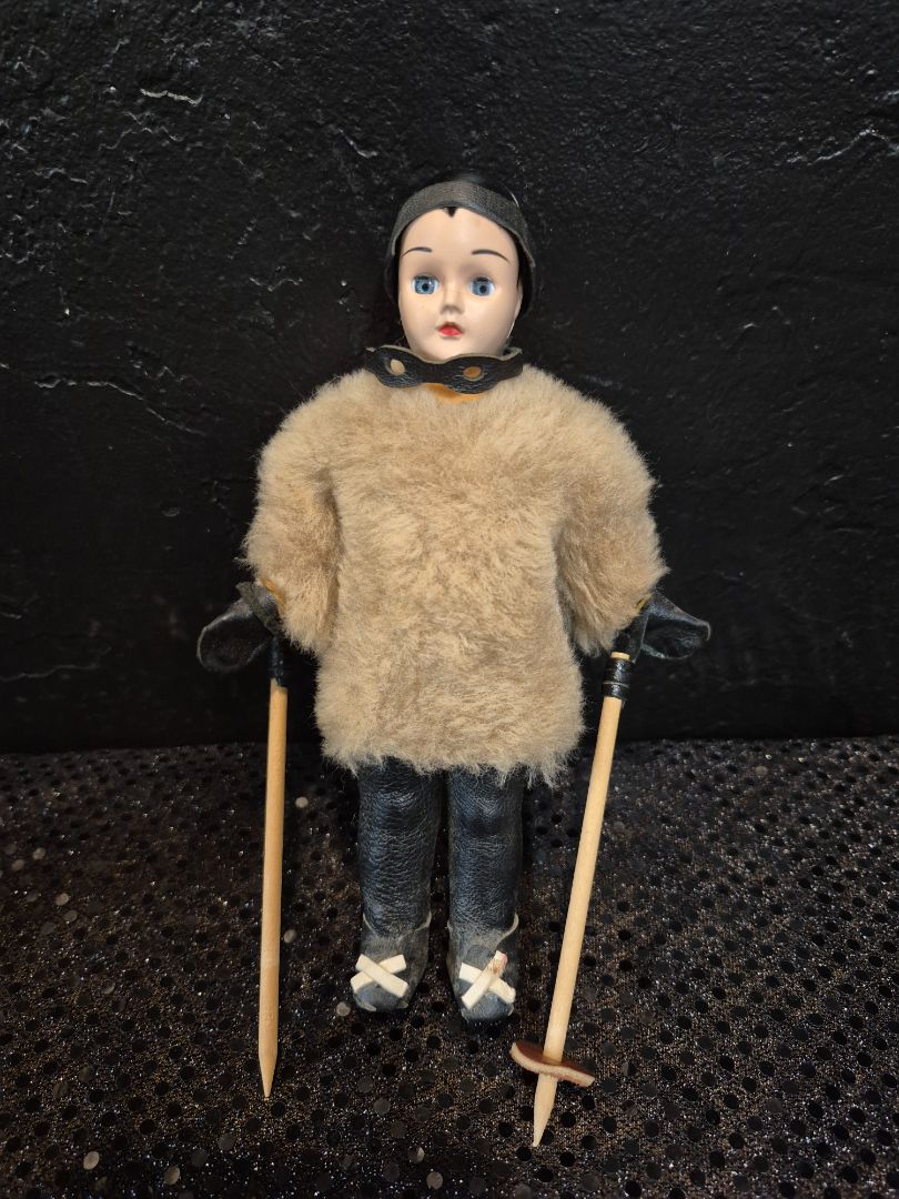 vintage 1950s Sandra Sue ski doll, 7"