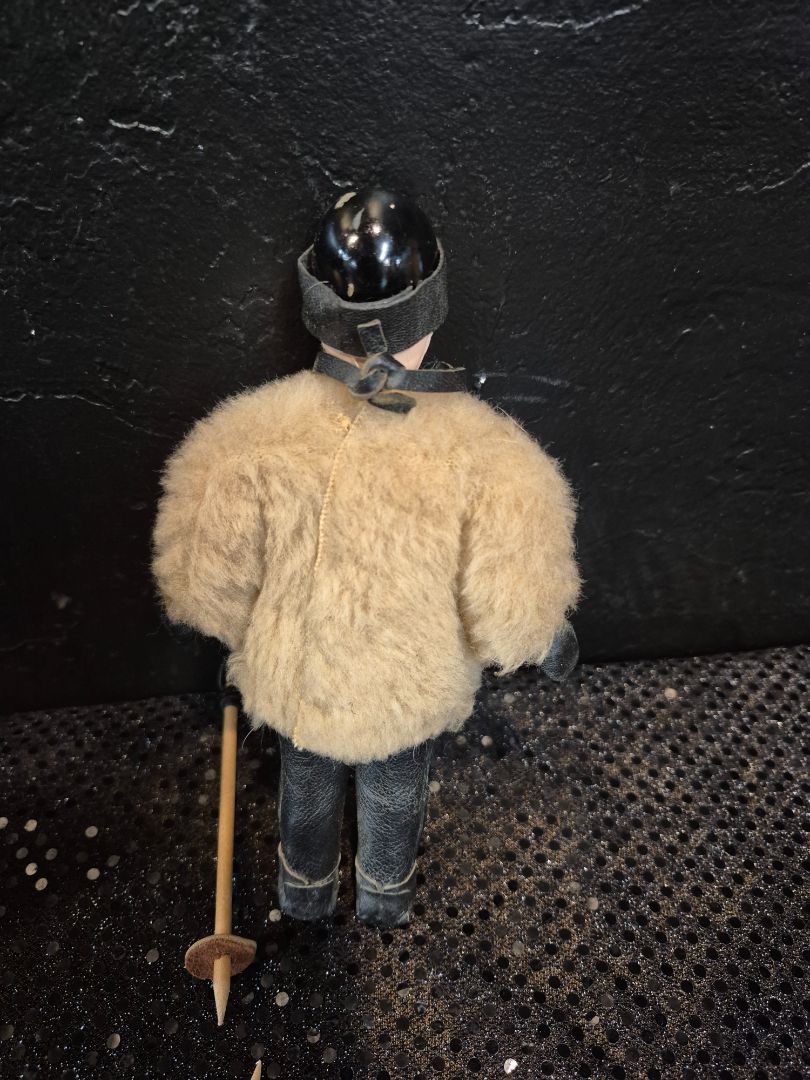 vintage 1950s Sandra Sue ski doll, 7"