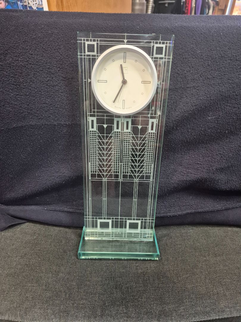 BULOVA Frank Lloyd Wright Classic PRAIRIE STYLE Glass Mantel Clock, 13.5”