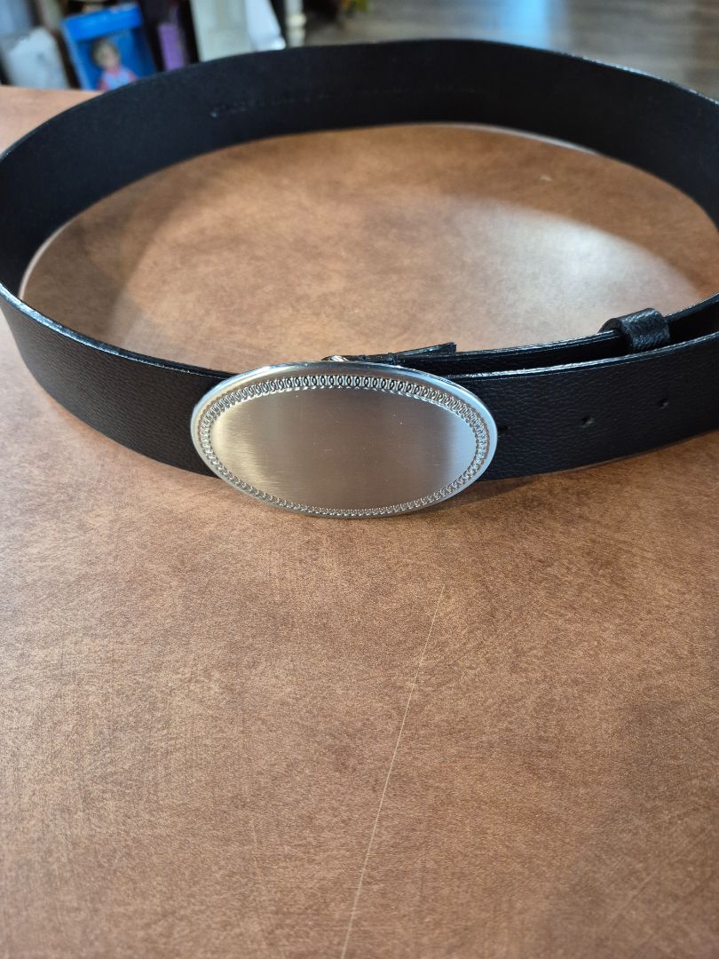 Chico's w/Solid Silvertone Buckle Black Leather Belt, M / 39"