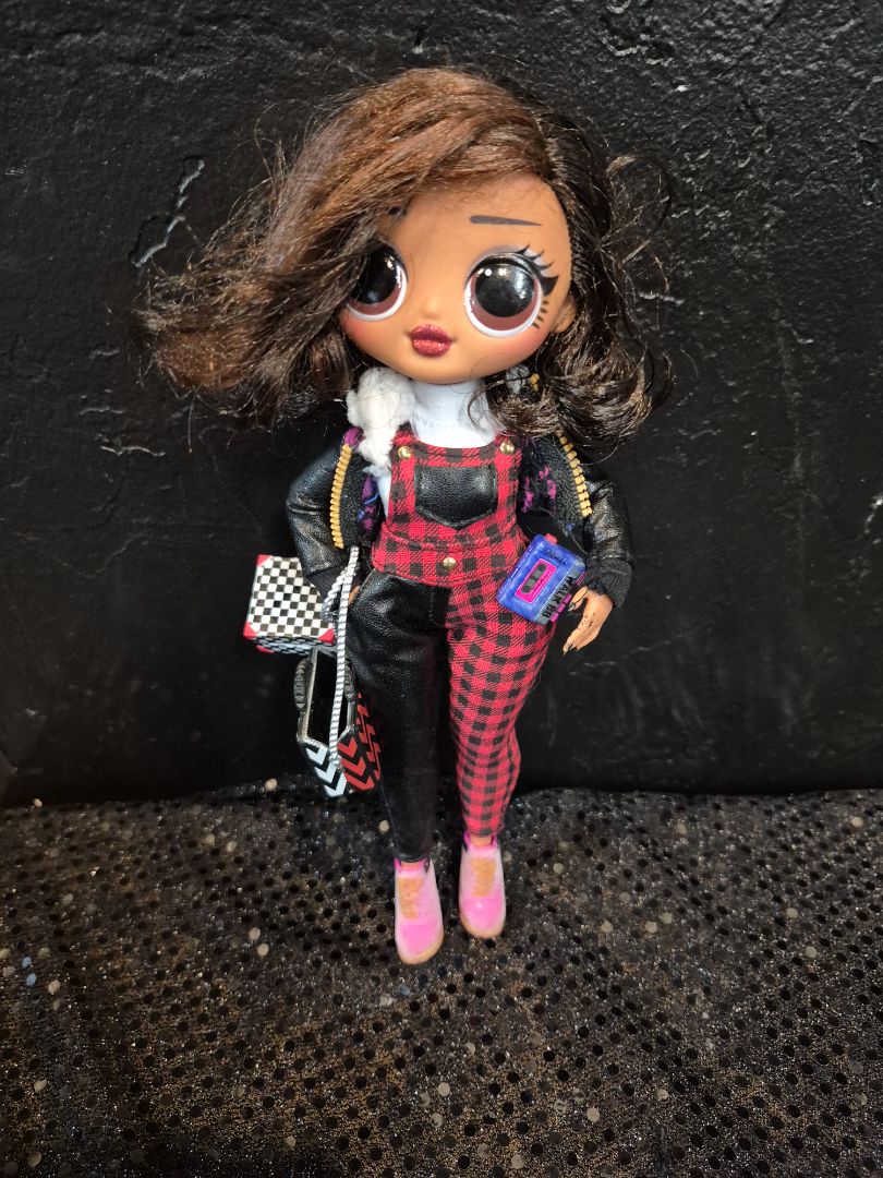 L.O.L. Doll- Winter Chill Surprise! OMG, 9.5"