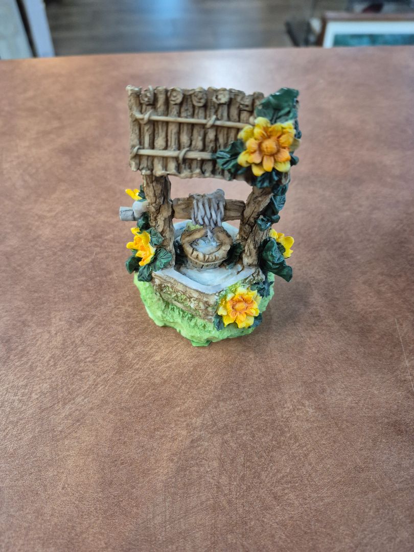 Mini Wishing Well, 3" × 4.25"