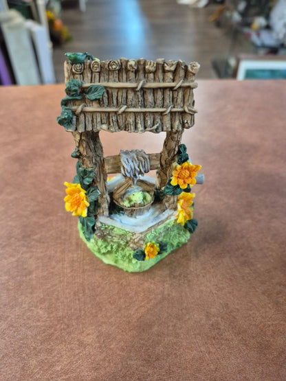 Mini Wishing Well, 3" × 4.25"